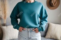 Teal sweatshirt light jeans casual Product Image 1