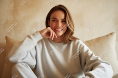 Woman wearing grey sweatshirt casual comfortable Product Image 1
