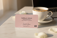 Favatu | Sophisticated Modern Serif Typeface Product Image 9