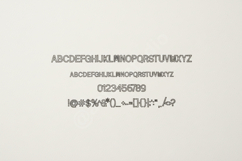 Fekalu - Elegant Modern Sans Serif Typeface Product Image 2