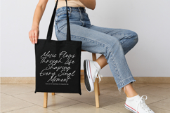 Monletta - Handwritten Script Font Product Image 10