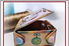 ITH Gift Box Santa Reindeer Applique Merry Christmas Embroid Product Image 4