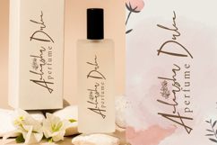 Runnie Anjanie Font Product Image 7