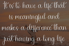 Simple Stylish Product Image 4