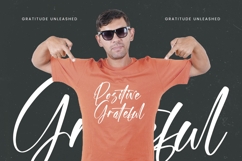 Skyerting - Bold Handwritten Font Product Image 3