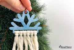 Snowflake macrame ornament for making your own Christmas decorations. 