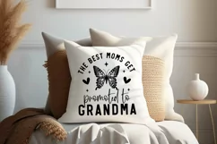The best moms get promoted to grandma SVG Product Image 4