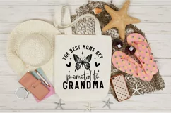 The best moms get promoted to grandma SVG Product Image 5