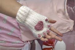 Cute Winter Cat Crochet Bundle: Earmuffs &amp; Paw Gloves Product Image 5