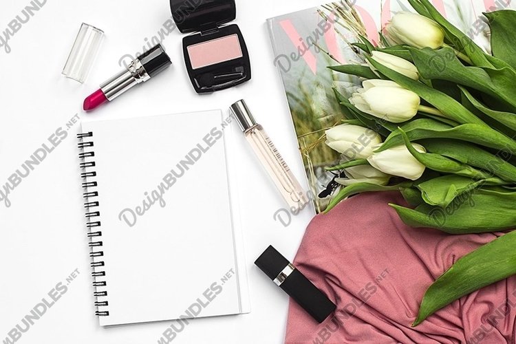 Feminine stock photos, Styled stock photos, Social media example image 1