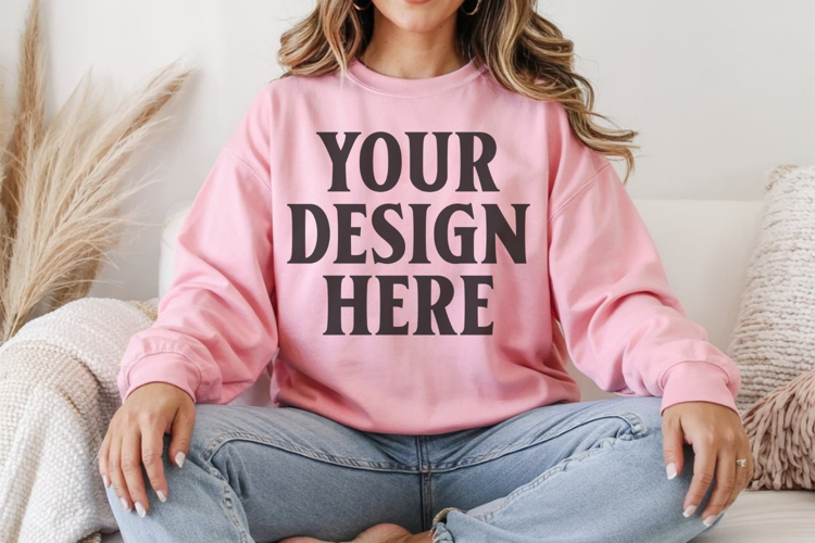 Sweatsuit Mockup Image 18