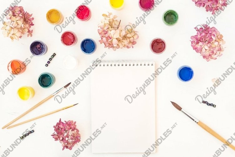 Crafter Clipart Image 21