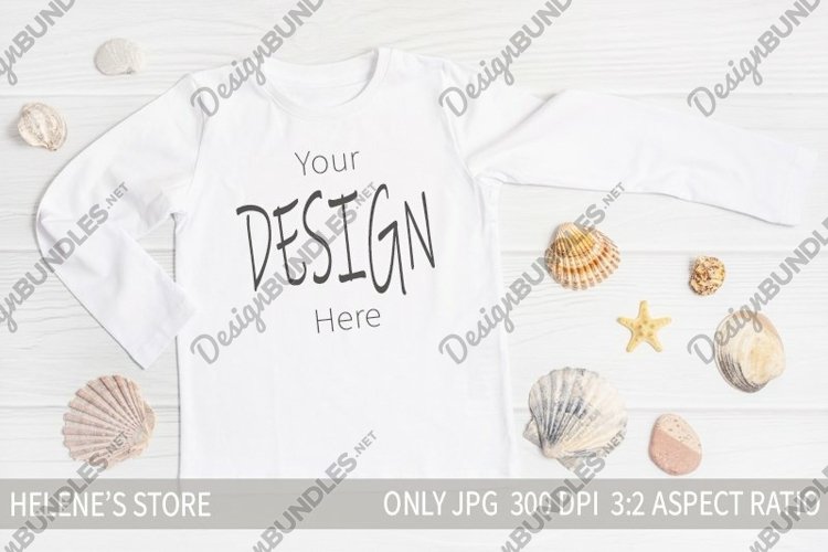 Long sleeve white t shirt summer mockup