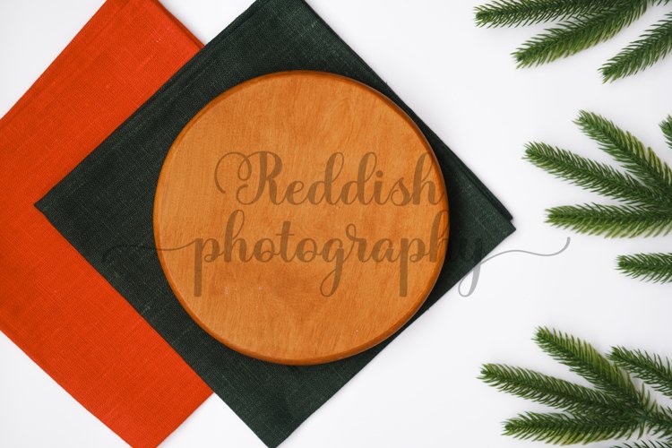 Round wood sign mockup JPG 300 dpi, blank wood sign mockup example image 1