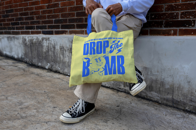 ToteBag Mockup - Outdoor Scene