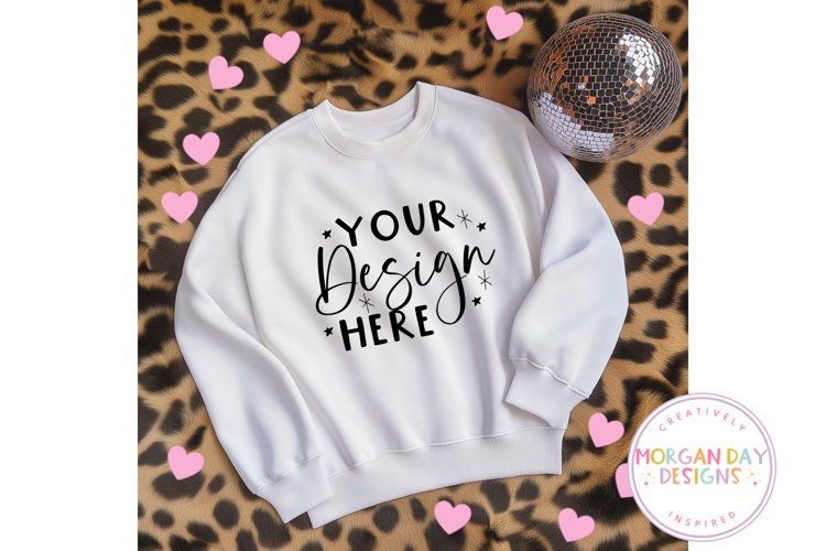 Sweatsuit Mockup Image 7