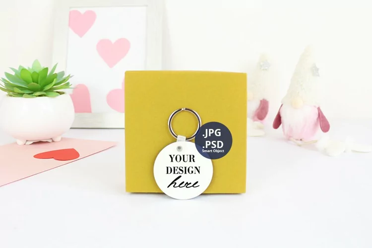 White Keychain on giftbox Valentine's day Mockup, PSD Mockup