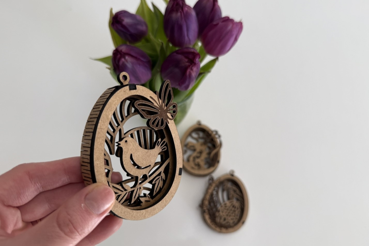 Easter Egg Tag with bird