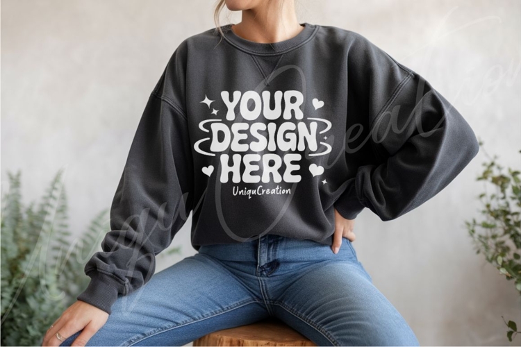 Sweatsuit Mockup Image 19