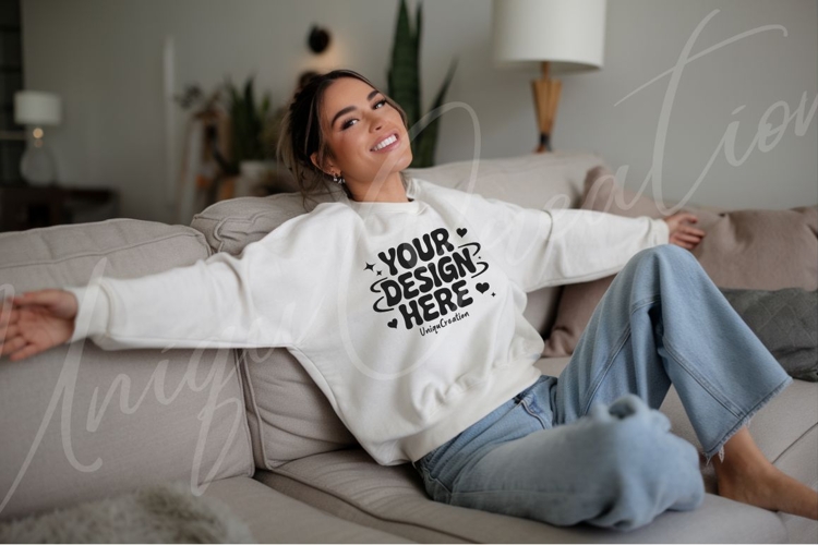 Sweatsuit Mockup Image 18