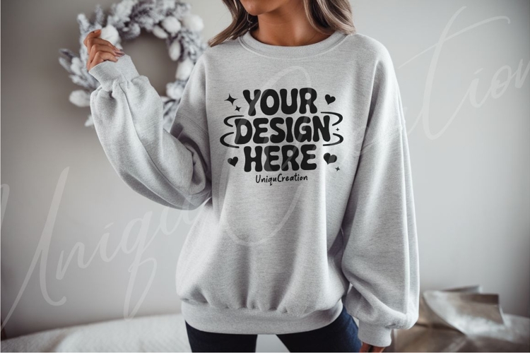 Sweatsuit Mockup Image 17