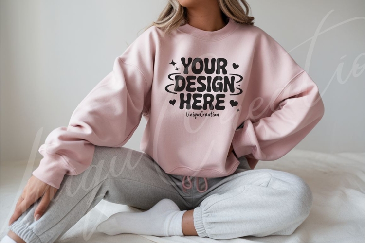 Sweatsuit Mockup Image 24