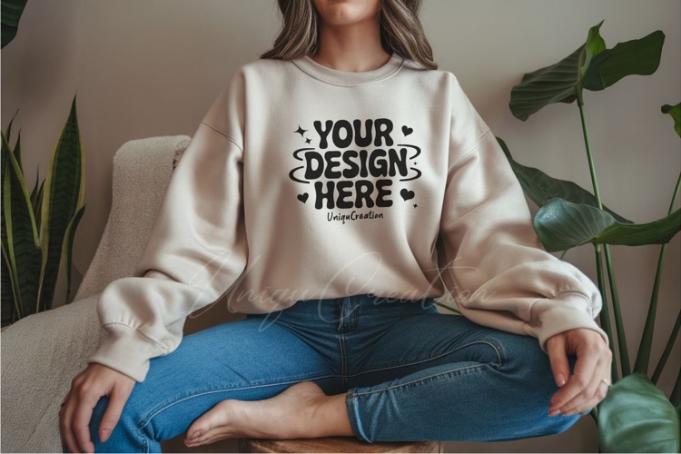Sweatsuit Mockup Image 13