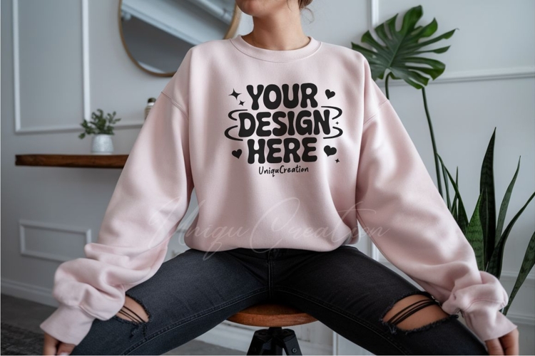 Sweatsuit Mockup Image 20