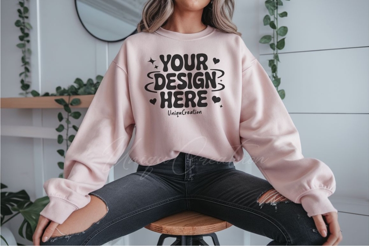 Sweatsuit Mockup Image 19