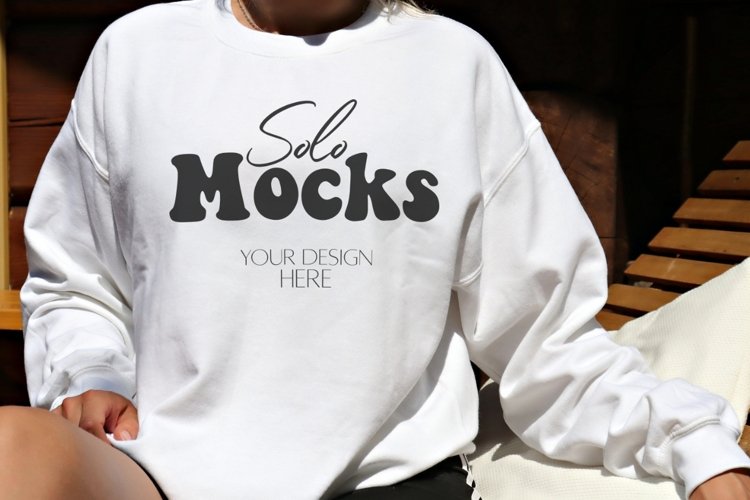 Sweatsuit Mockup Image 16