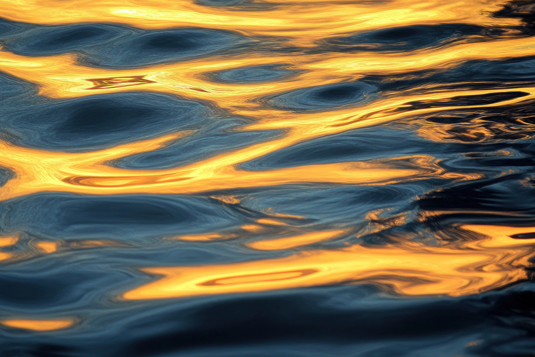Sunset Light on the Sea Background Wallpaper