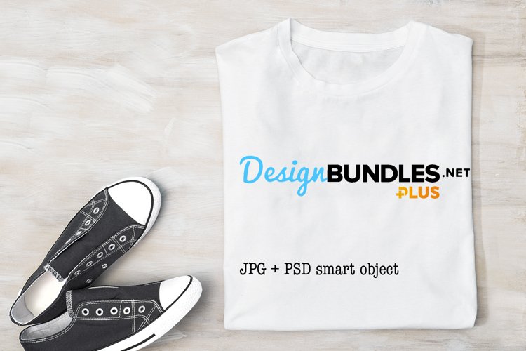 T-shirt mockup plain blank empty
