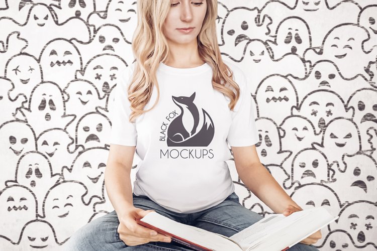 White Tshirt Mockup Image 19