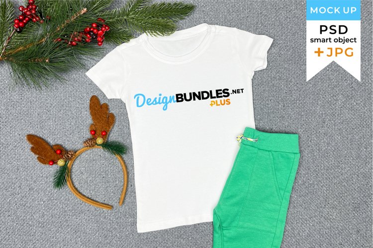 Christmas t-shirt mockup | White tshirt mockup Christmas